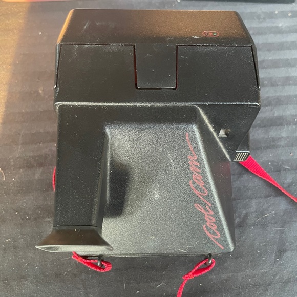 Retro Polaroid cool cam 600 red camera - Picture 4 of 5